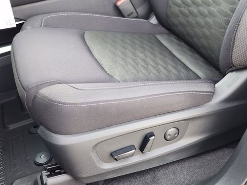 New 2026 Nissan Pathfinder SV image 17