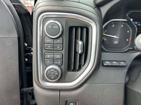 Used 2022 GMC Sierra 2500 AT4 w/ AT4 Premium Plus Package AWD/4WD image 21