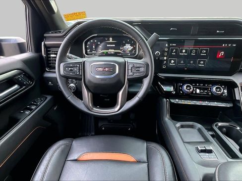Used 2025 GMC Sierra 2500 AT4 w/ AT4 Premium Plus Package AWD/4WD image 6