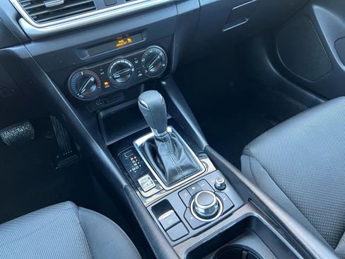 Used 2018 MAZDA MAZDA3 Sport image 36