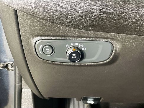 Used 2023 Chevrolet Equinox LT image 11