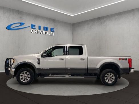 Used 2017 Ford F250 Lariat w/ Chrome Package image 6