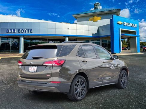 Used 2024 Chevrolet Equinox RS FWD image 3