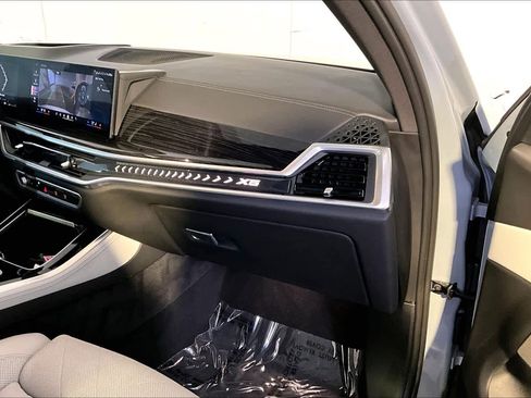 Used 2024 BMW X5 xDrive40i w/ M Sport Package image 19