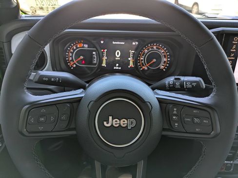 Used 2026 Jeep Wrangler Unlimited Sport AWD/4WD image 15
