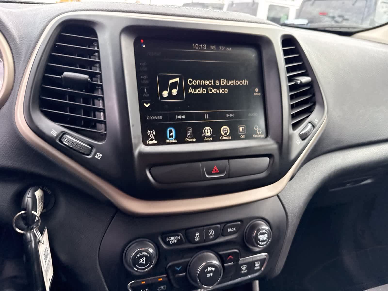 Used 2017 Jeep Cherokee 75th Anniversary FWD image 25