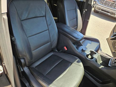 Used 2021 GMC Terrain SLT w/ Infotainment Package II FWD image 30