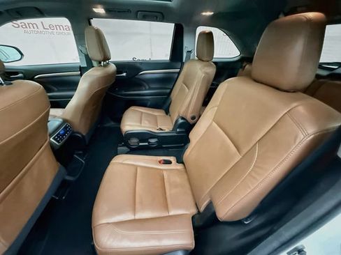 Used 2018 Toyota Highlander Limited Platinum AWD/4WD image 26