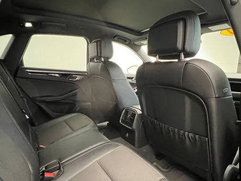 Used 2024 Porsche Macan AWD/4WD image 16