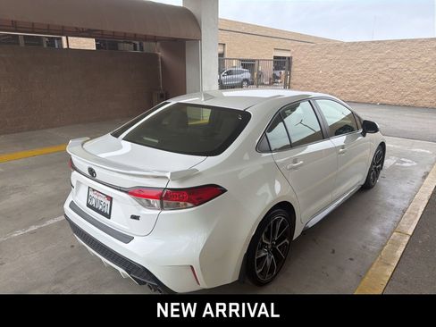 Used 2022 Toyota Corolla SE w/ Carpet Mat Package (TMS) image 4
