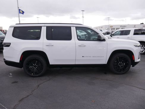 New 2026 Jeep Grand Wagoneer Limited image 24