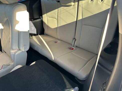 Used 2021 Toyota Highlander Platinum image 15