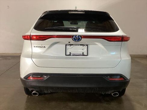 Certified 2024 Toyota Venza LE image 17