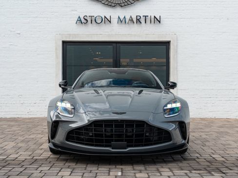Used 2025 Aston Martin V8 Vantage Coupe RWD image 7