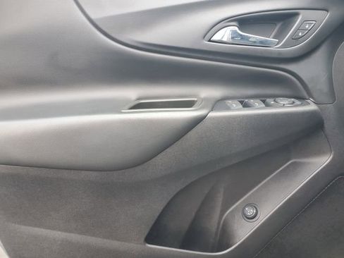 Used 2018 Chevrolet Equinox LT FWD image 14