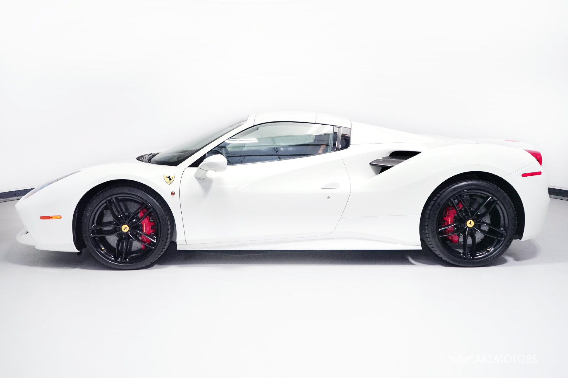 Used 2018 Ferrari 488 Spider RWD image 4