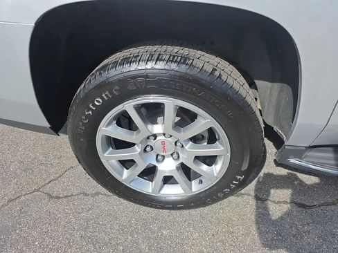 Used 2018 GMC Yukon XL Denali w/ Open Road Package AWD/4WD image 15