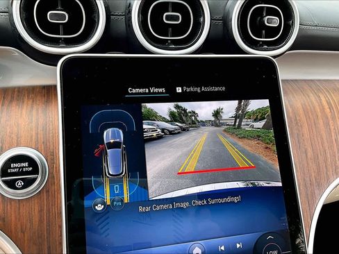 Used 2025 Mercedes-Benz GLC 300 4MATIC image 26