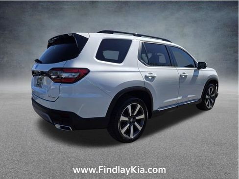 Used 2024 Honda Pilot Touring image 6