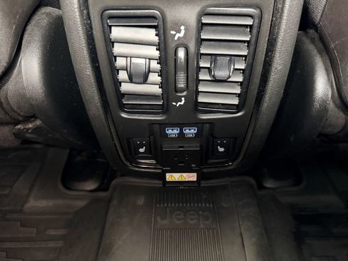 Used 2021 Jeep Grand Cherokee High Altitude AWD/4WD image 13