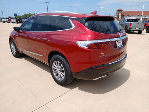 Used 2023 Buick Enclave Essence FWD image 3