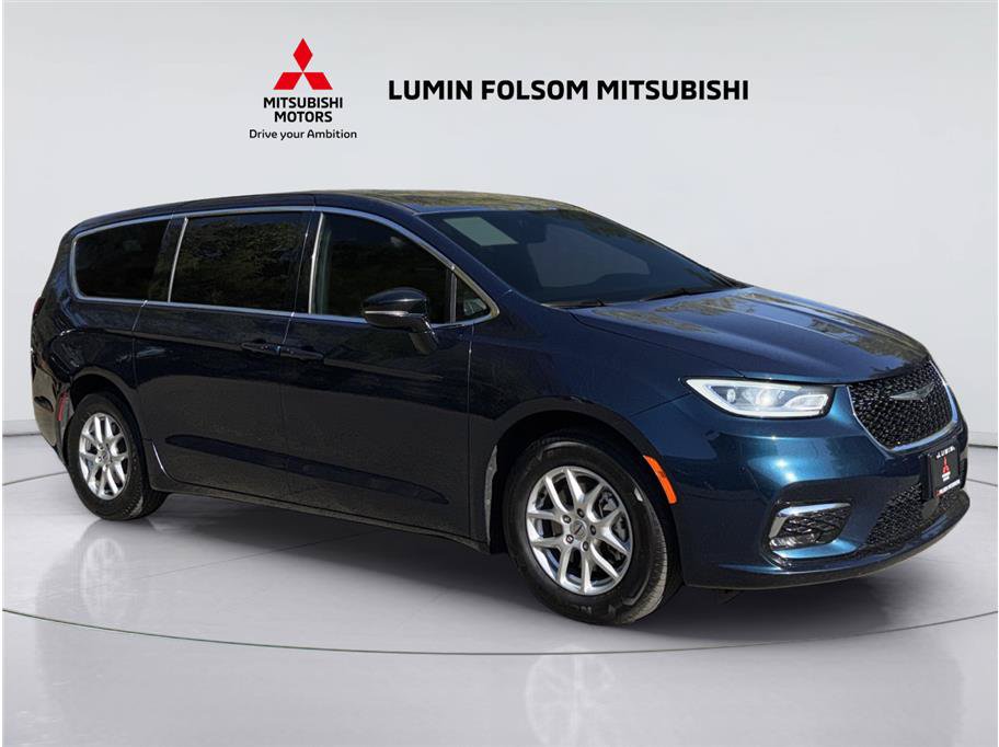 Used 2025 Chrysler Pacifica Select FWD image 7