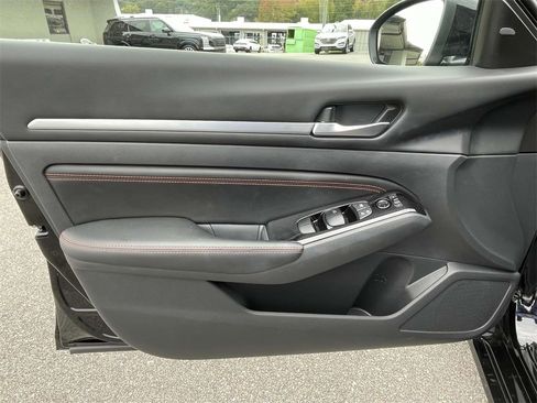 Used 2023 Nissan Altima 2.5 SR image 15