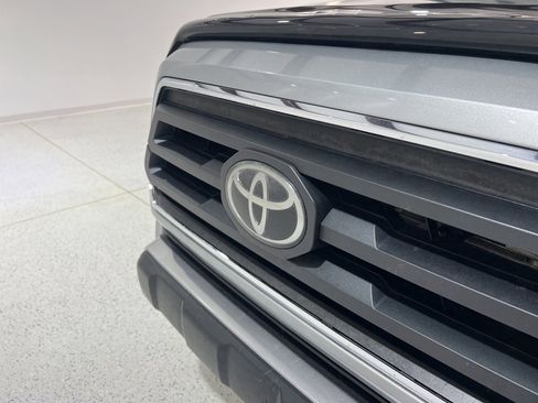 Used 2020 Toyota Tacoma SR5 image 25