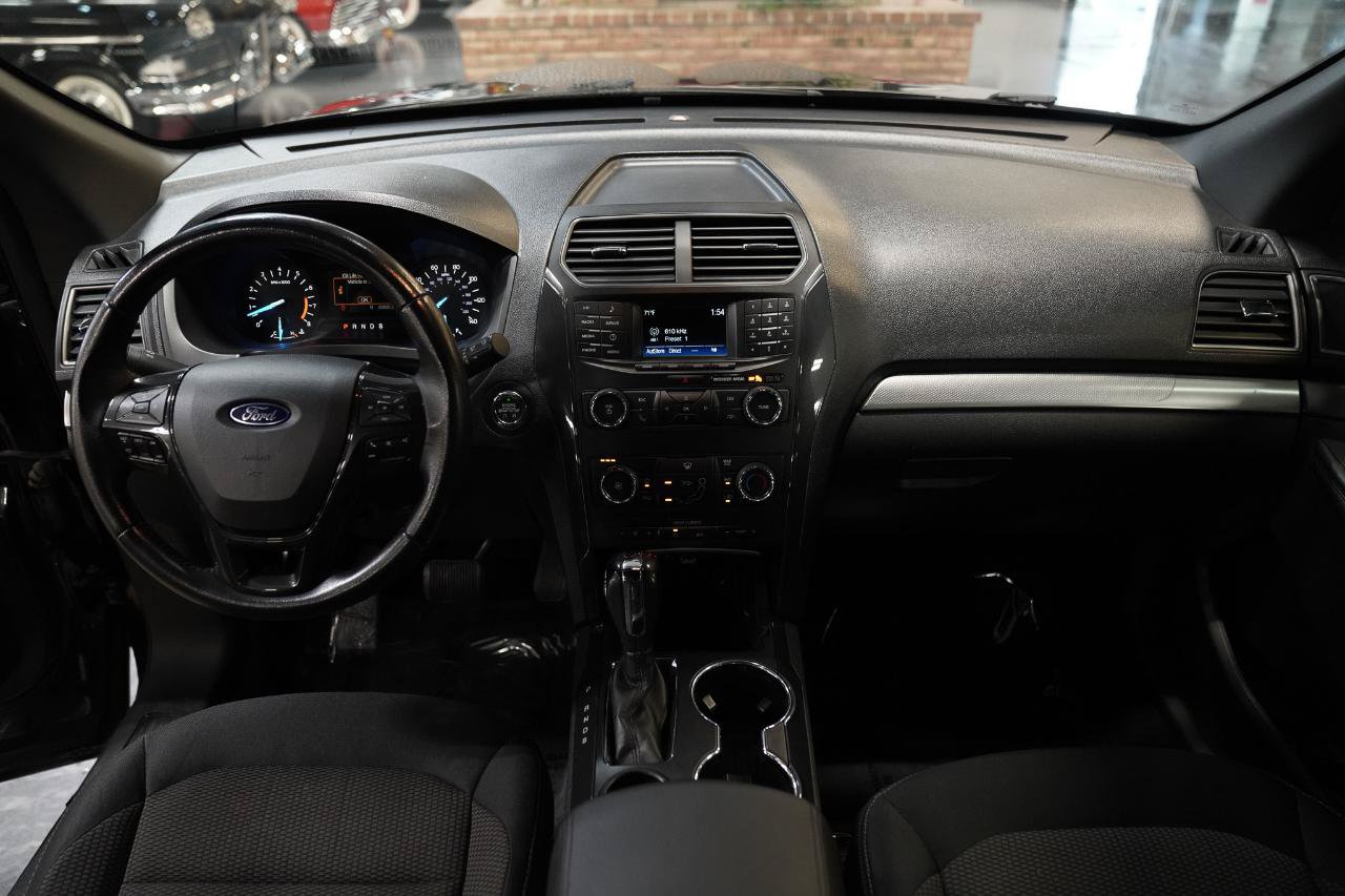 Used 2019 Ford Explorer XLT FWD image 28