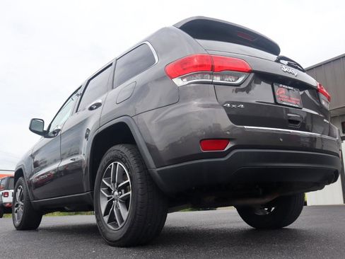 Used 2018 Jeep Grand Cherokee Limited AWD/4WD image 17