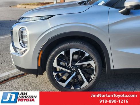 Used 2024 Mitsubishi Outlander SE image 8