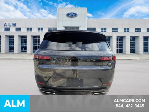 Used 2023 Land Rover Range Rover Sport SE Dynamic image 10