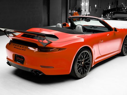Used 2016 Porsche 911 Carrera GTS w/ GTS Interior Package RWD image 36