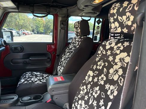 Used 2008 Jeep Wrangler Unlimited Sahara AWD/4WD image 10