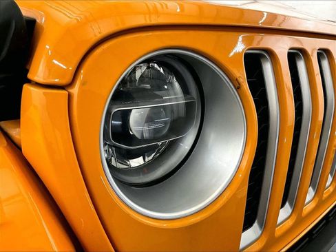 Used 2021 Jeep Wrangler Unlimited Sahara w/ Dual Top Group image 27