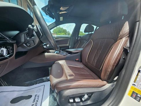 Used 2022 BMW 530e xDrive w/ Premium Package AWD/4WD image 35