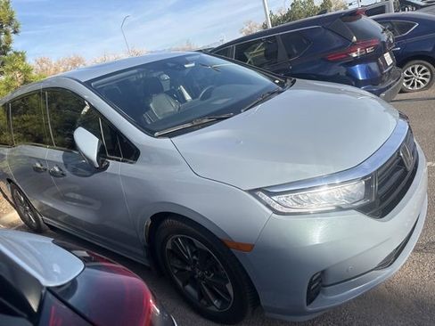 Used 2023 Honda Odyssey Elite image 5