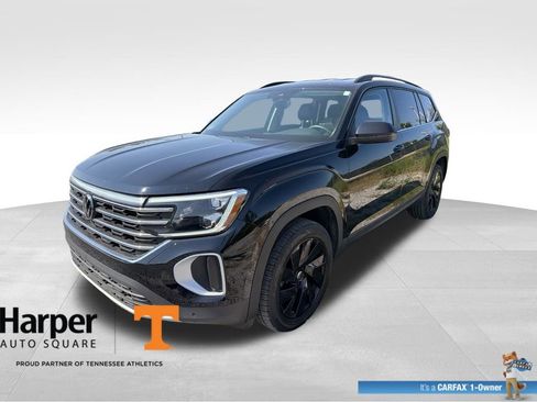 Used 2024 Volkswagen Atlas SE w/ Black Wheel Package FWD image 1