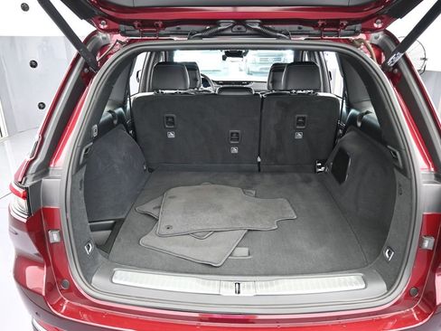 Used 2023 Jeep Grand Cherokee Overland w/ Luxury Tech Group IV image 44