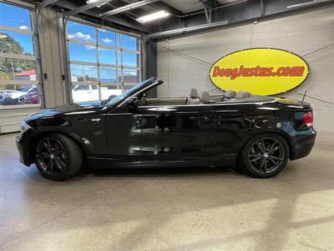 Used 2008 BMW 135i Convertible image 24