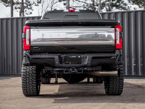 Used 2025 Ford F250 Platinum w/ Platinum Plus Package image 5
