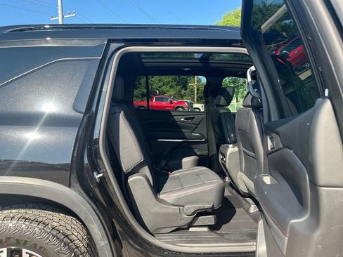 Used 2026 Chevrolet Traverse Z71 w/ LPO, Floor Liner Package AWD/4WD image 37