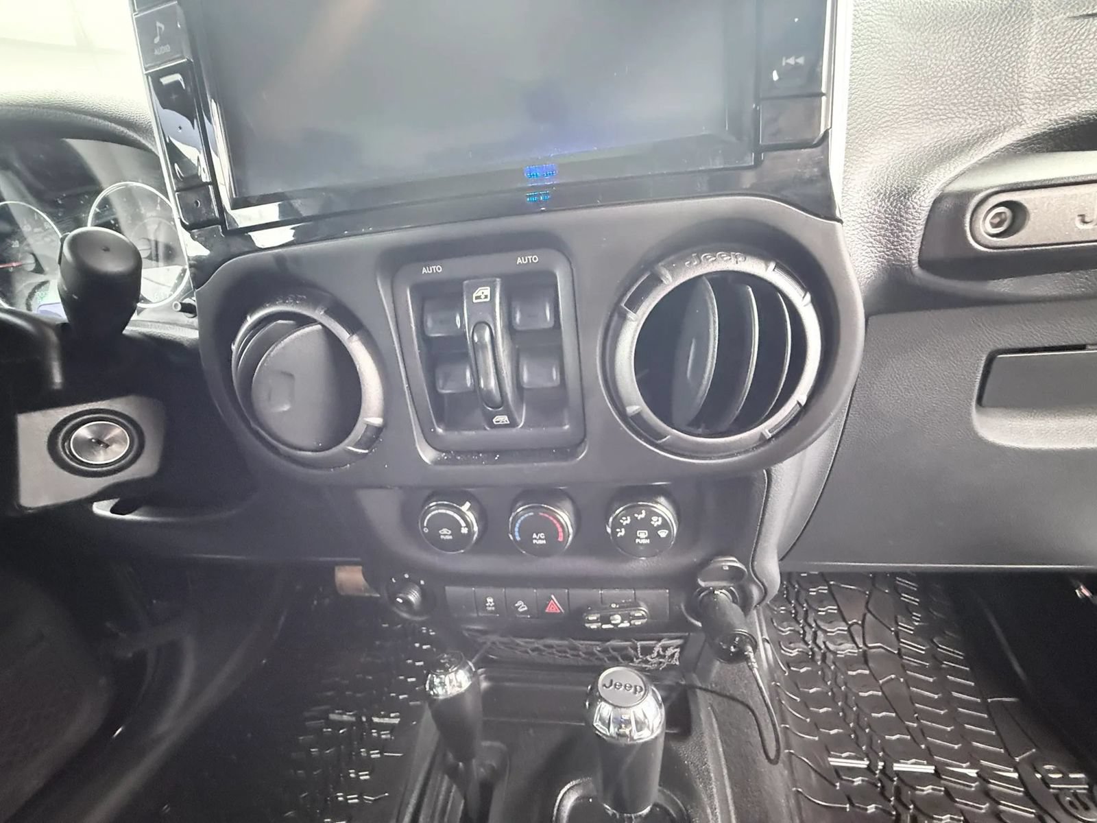 Used 2016 Jeep Wrangler Unlimited Sport w/ Quick Order Package 24S AWD/4WD image 12