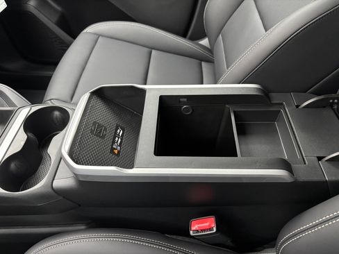 New 2027 GMC Terrain Elevation w/ Elevation Premium Package FWD image 30