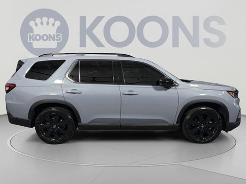Used 2025 Honda Pilot Black Edition image 8