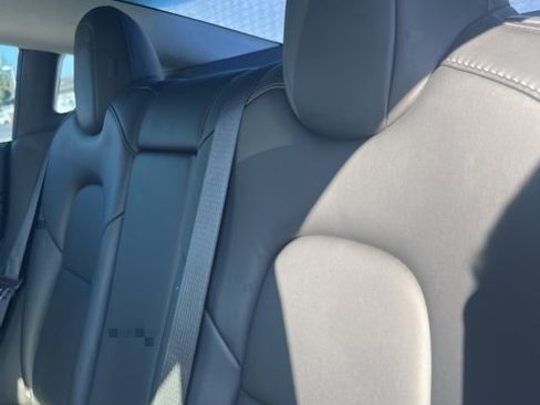 Used 2022 Tesla Model 3 Long Range image 11