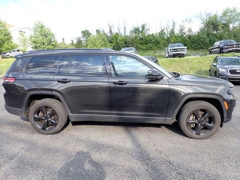 Used 2023 Jeep Grand Cherokee L Limited w/ Black Appearance Package AWD/4WD image 7
