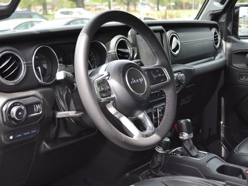 Used 2023 Jeep Wrangler Unlimited Sahara w/ Cold Weather Group image 7