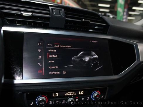 Used 2020 Audi Q3 2.0T Premium image 16