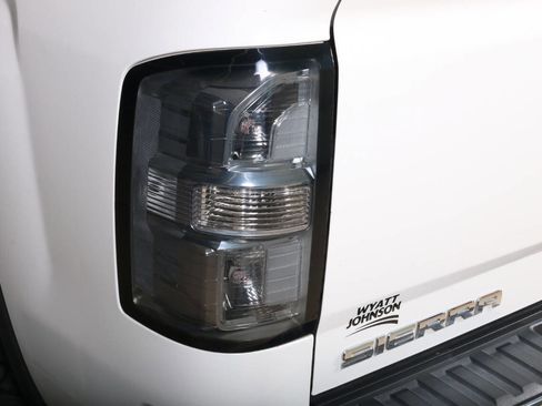 Used 2017 GMC Sierra 1500 SLE w/ SLE Value Package image 17